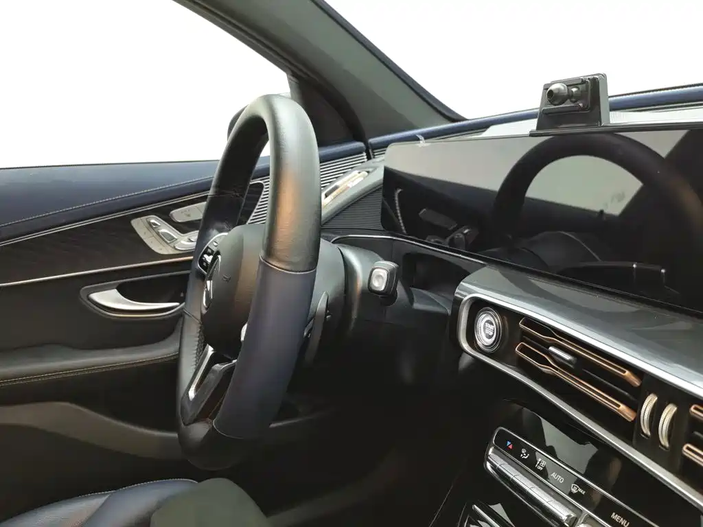 Mercedes-Benz EQC — миниатюра 22
