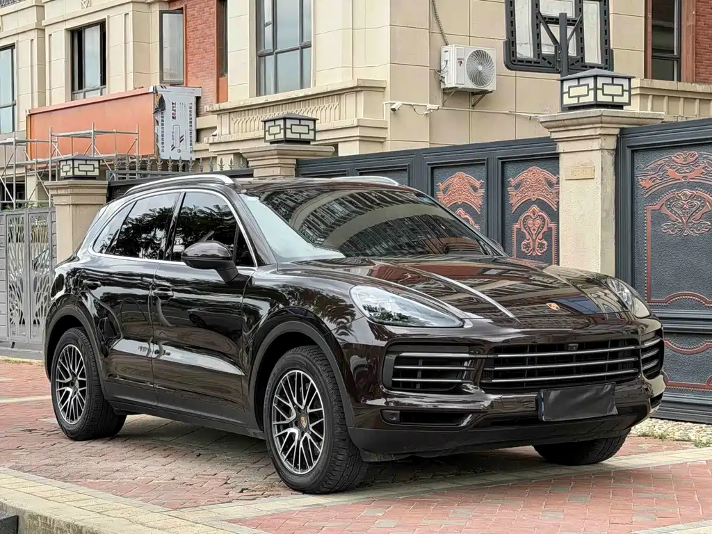 Porsche Cayenne — миниатюра 3