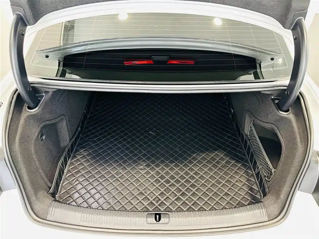Audi A4L 2022 40 TFSI Fashion