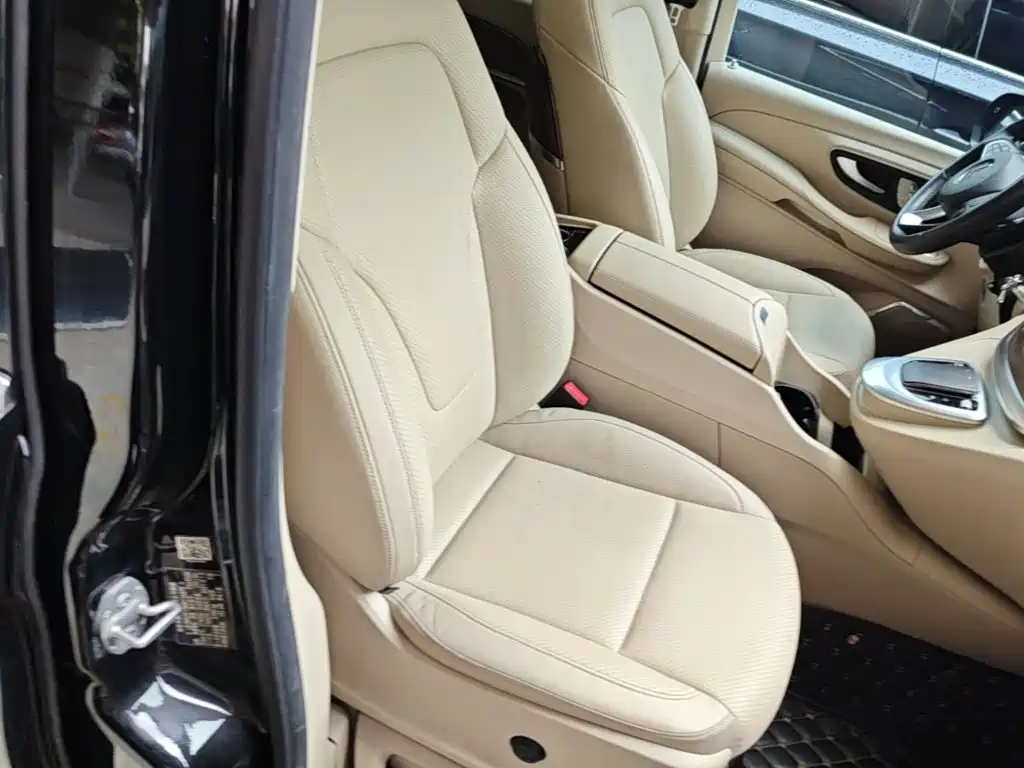 Mercedes-Benz V-Class — миниатюра 25