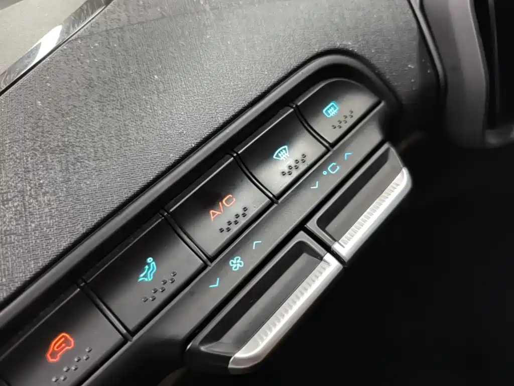 Baojun KiWi EV — миниатюра 13