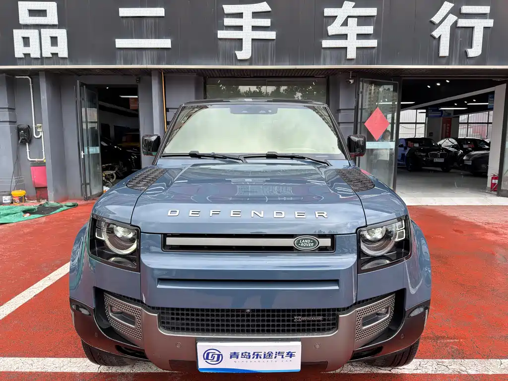 Land Rover Defender 2023