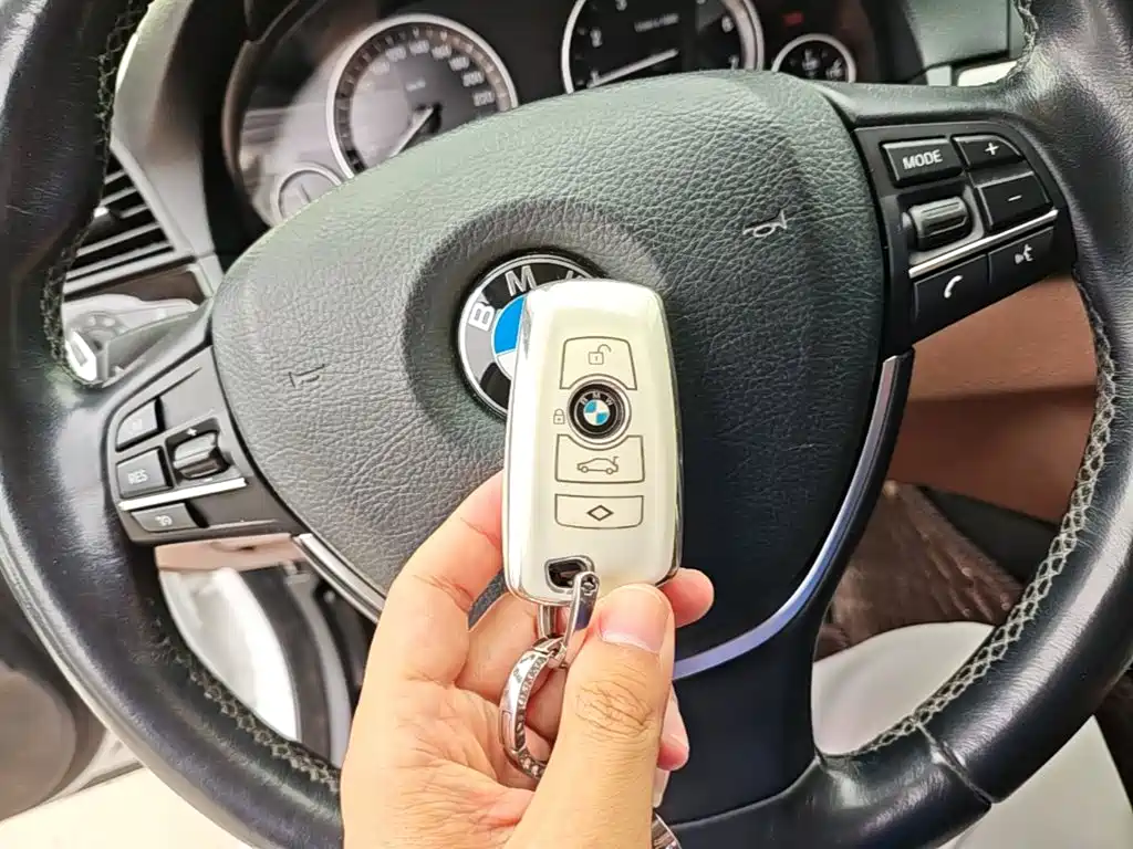 BMW 5 Series — миниатюра 9