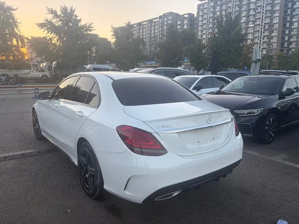 Mercedes-Benz C-Class — миниатюра 6