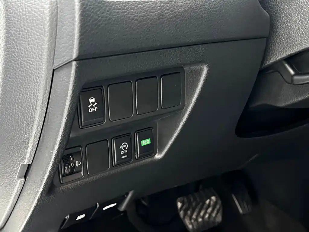 Nissan X-Trail — миниатюра 18