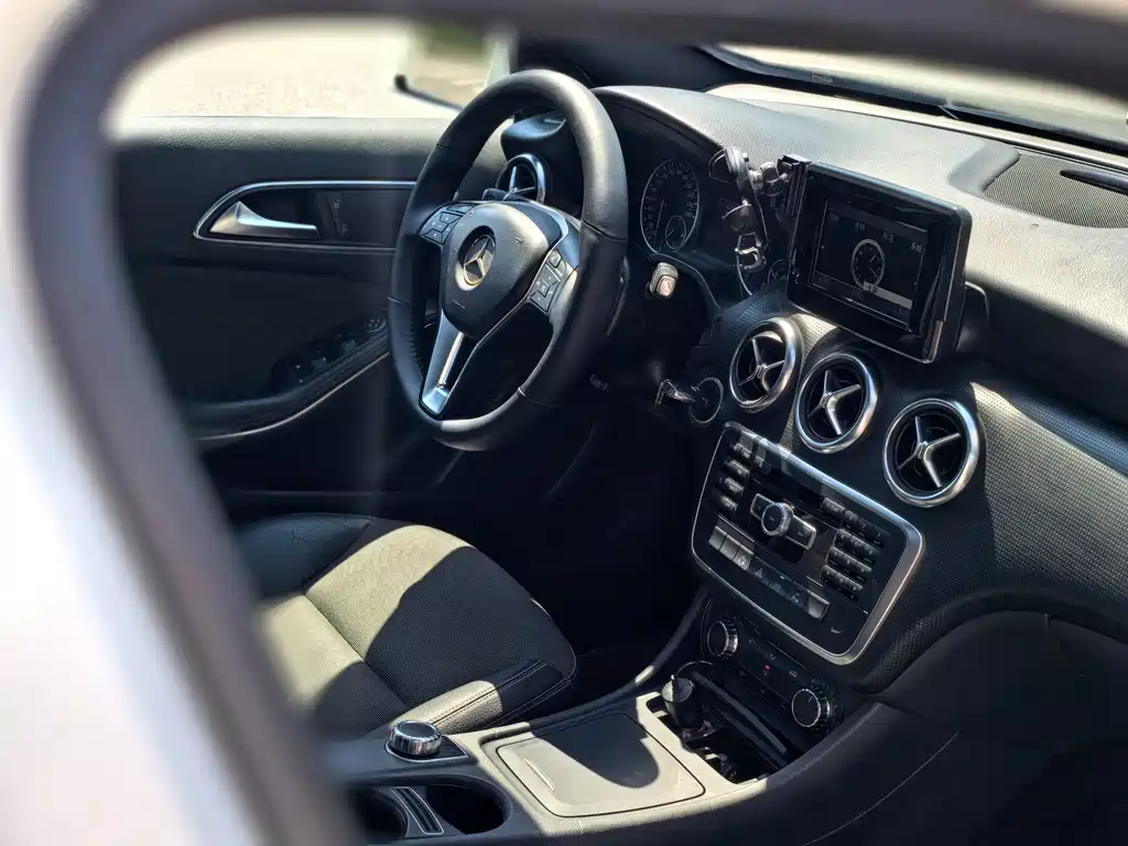 Mercedes-Benz A-Class (Import) — миниатюра 14