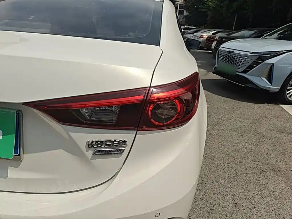 Mazda 3 Axela — миниатюра 8