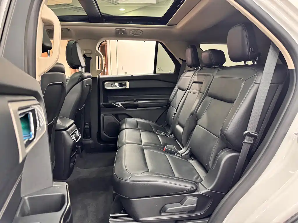 Ford Explorer — миниатюра 7