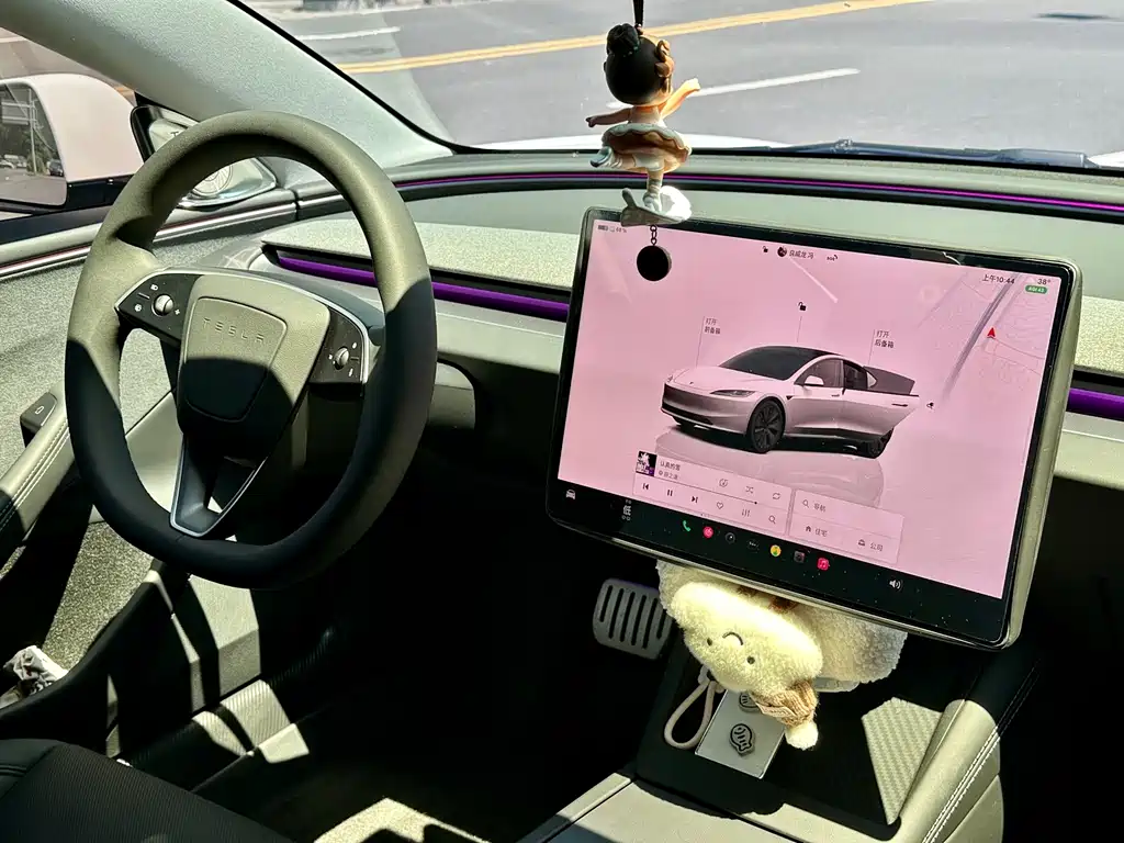 Tesla Model 3 — миниатюра 12