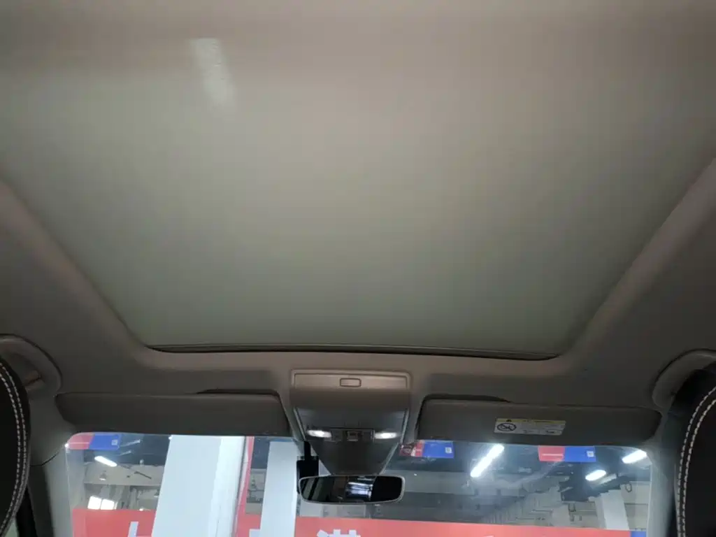 Volkswagen Tiguan L PHEV — миниатюра 18