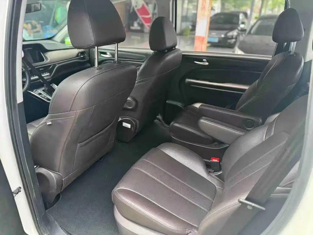 GAC M6 2019 270T AT Premium ( мест) V