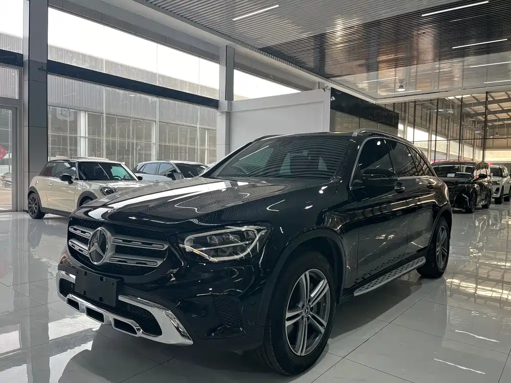2022 Mercedes-Benz GLC - zdjęcie 1 z 18