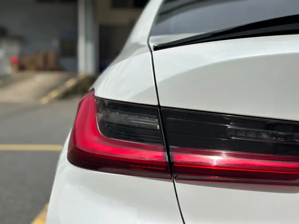 BMW 3 Series — миниатюра 19