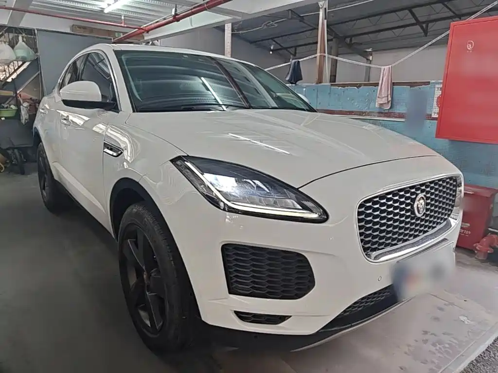Jaguar E-PACE — миниатюра 4