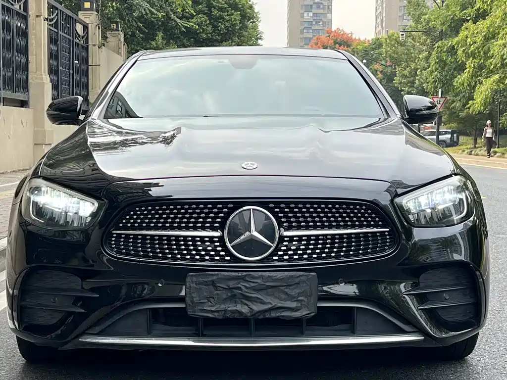 Mercedes-Benz E-Class — миниатюра 2