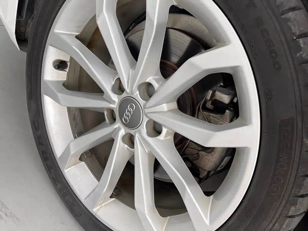 Audi A4L — миниатюра 12