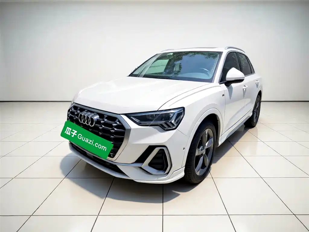 Купить Audi Q3