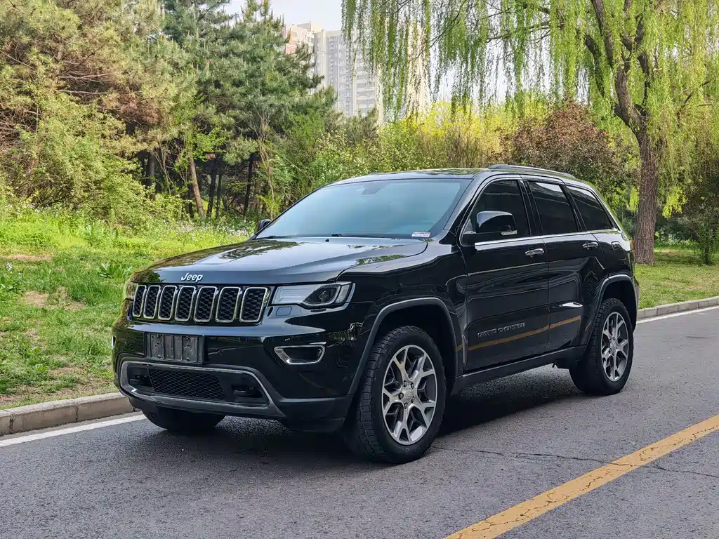 Jeep Grand Cherokee (Import) 2021