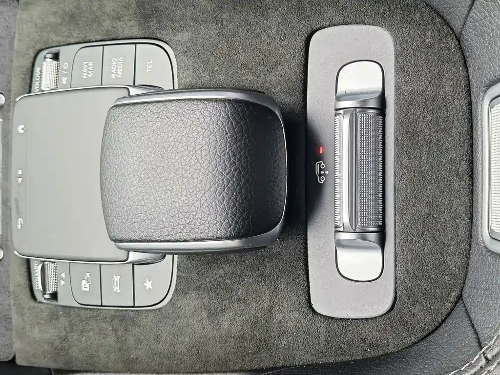 Mercedes-Benz GLS — миниатюра 17