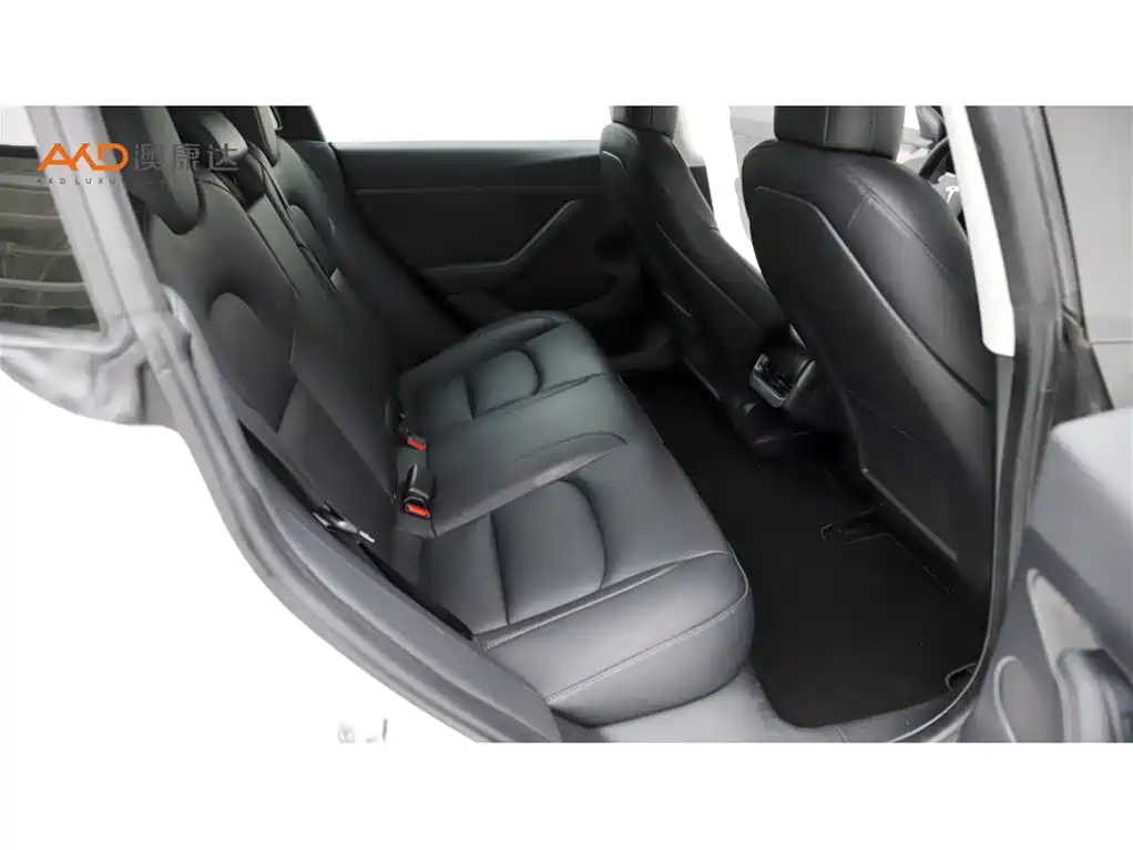Tesla Model 3 — миниатюра 8