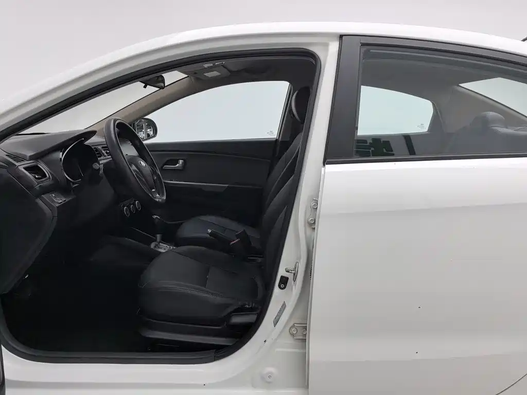 Kia K2 — миниатюра 10