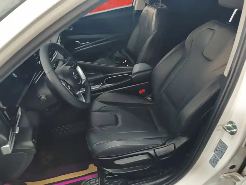 Hyundai Elantra — миниатюра 15