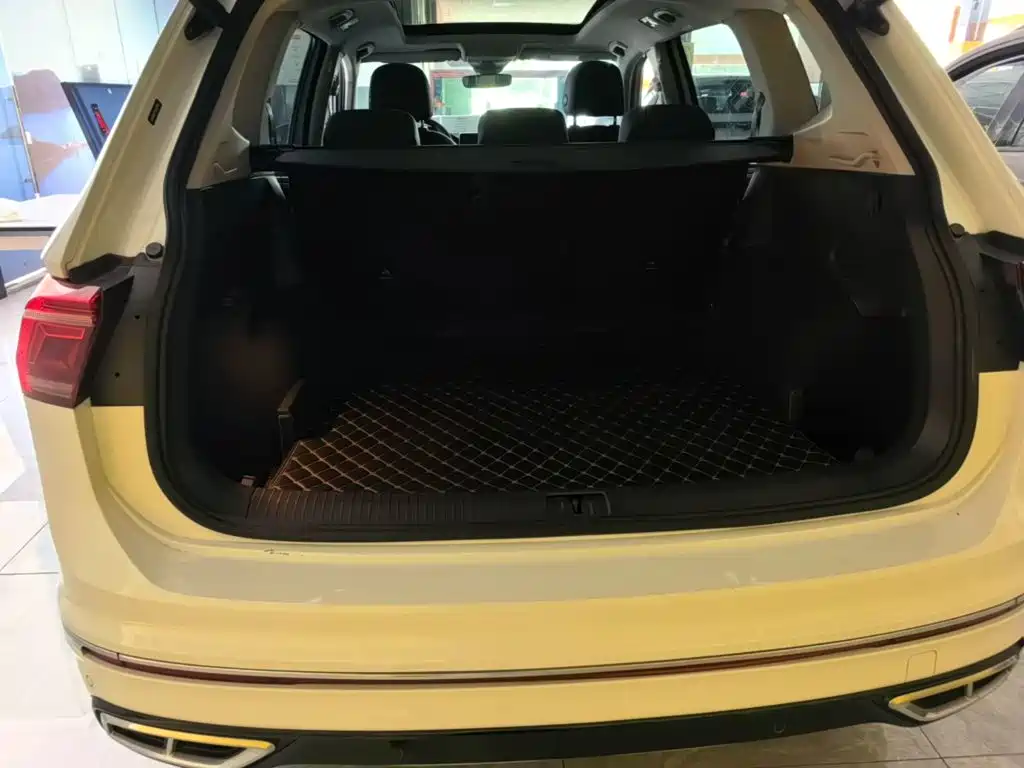 Volkswagen Tiguan L — миниатюра 19