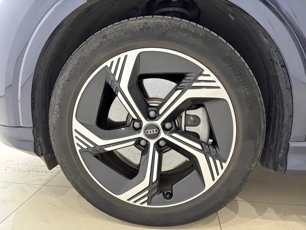 Audi Q4 e-tron 2024 40 e-tron