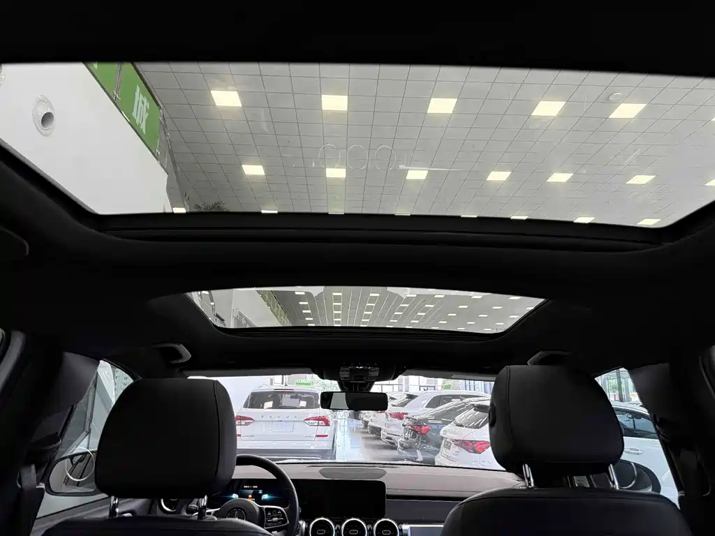 Mercedes-Benz GLB — миниатюра 19