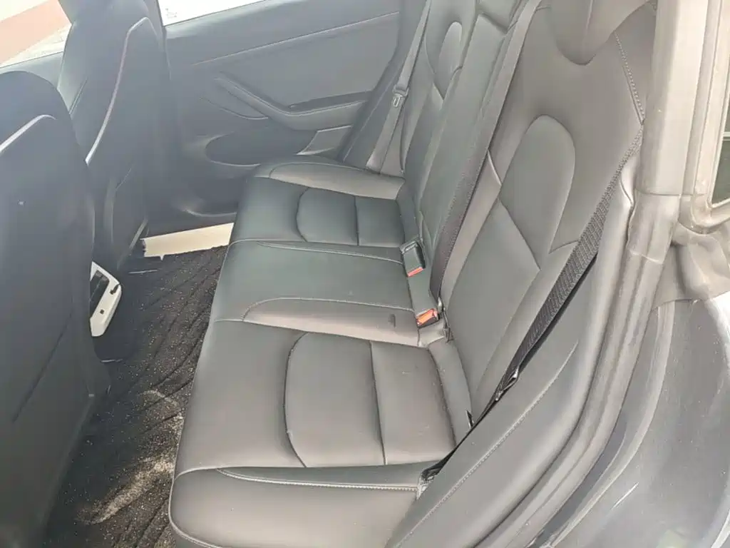 Tesla Model 3 — миниатюра 17