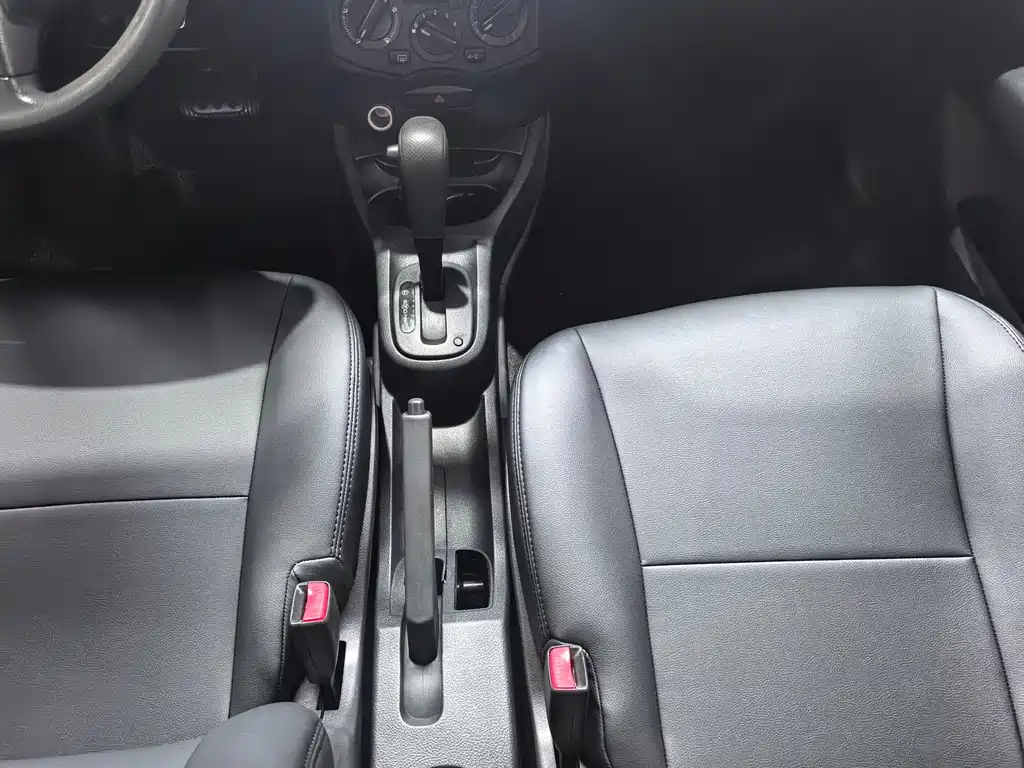 Nissan Livina — миниатюра 14
