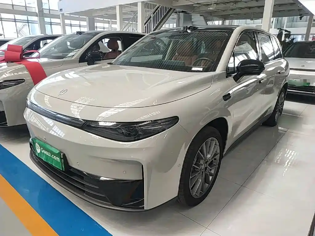 Leapmotor Leapmotor C10 — миниатюра 2