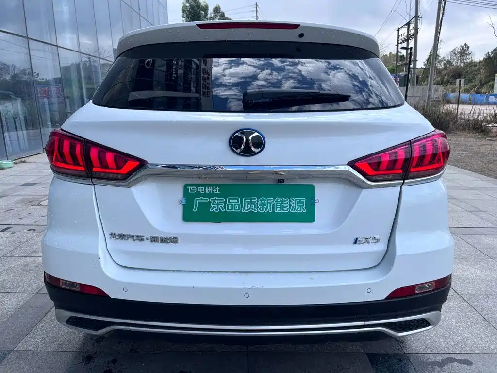 BAIC EX5 — миниатюра 4