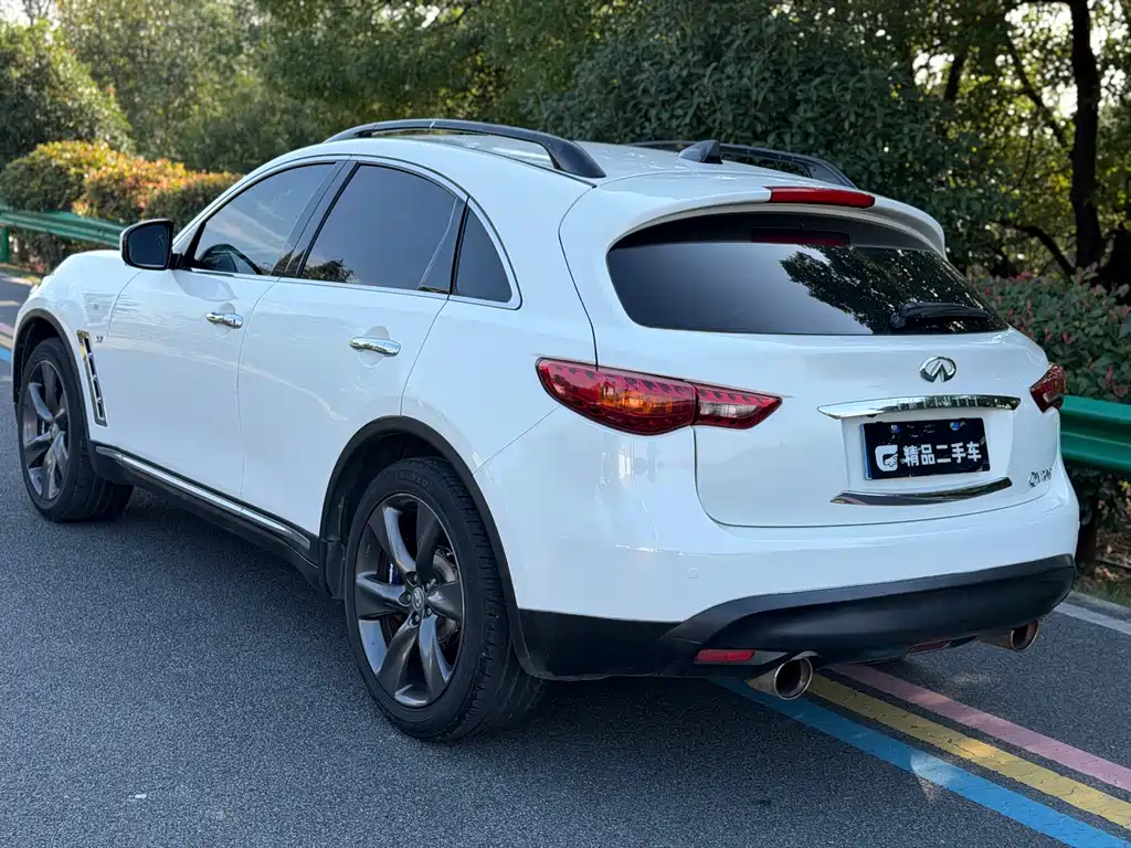 Infiniti QX70 — миниатюра 6