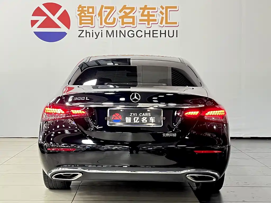 Mercedes-Benz E-Class — миниатюра 13