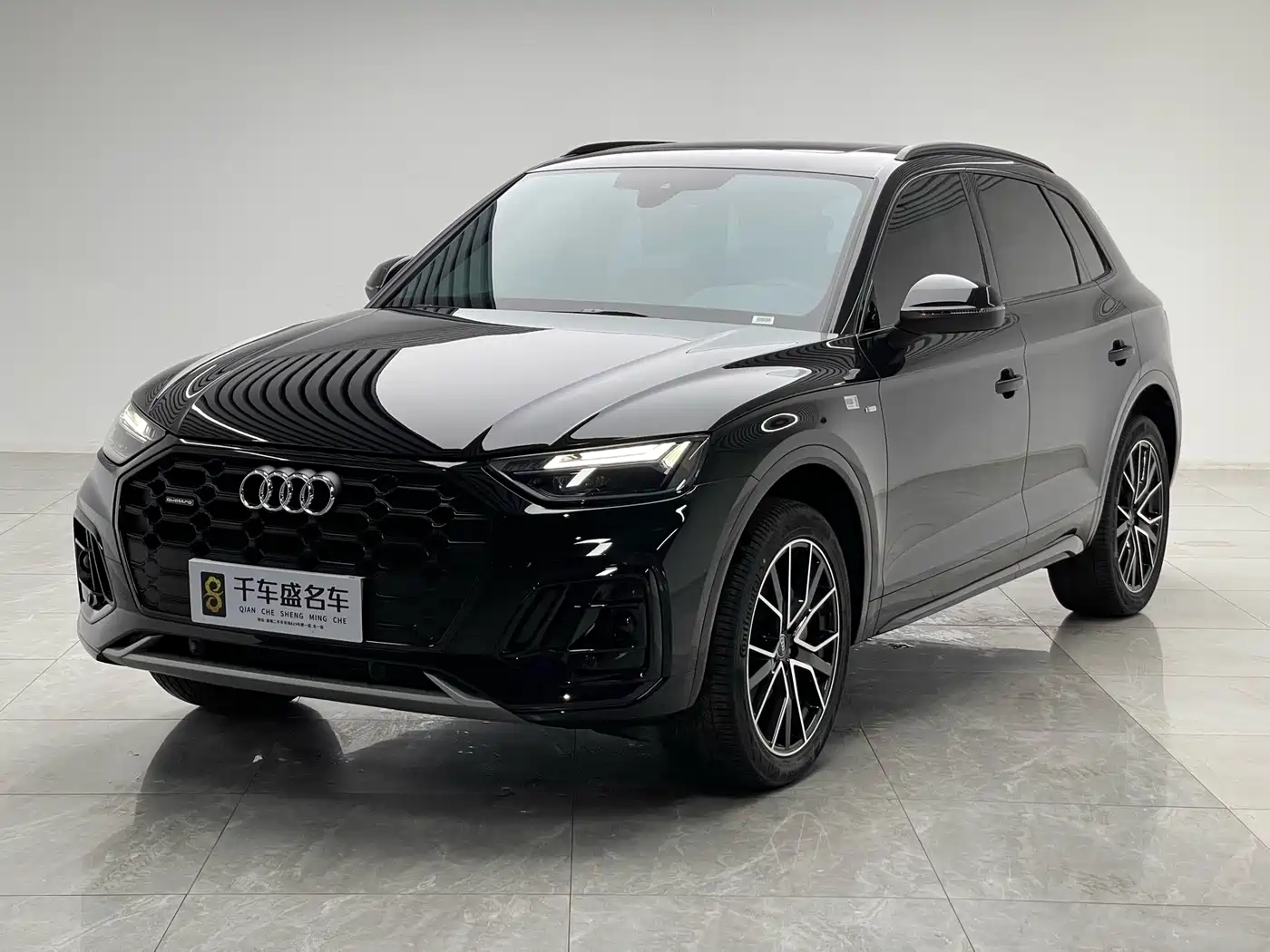 奥迪Q5L 2026款 45周年典藏版 40 TFSI 豪华动感型 2026
