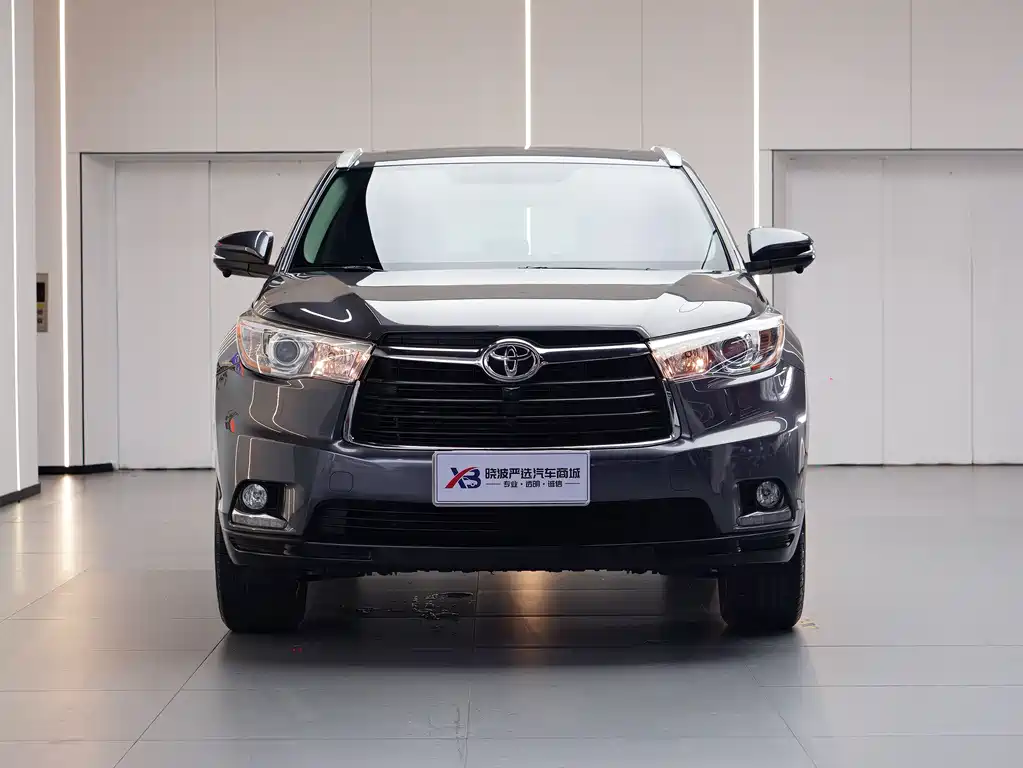 Toyota Highlander 2015 2.0T Luxury 7 мест