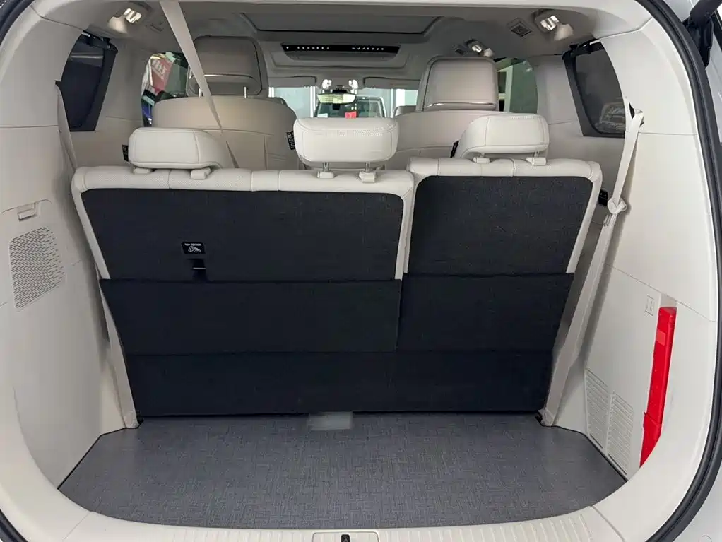 Buick GL8 2024 Premium 7 мест