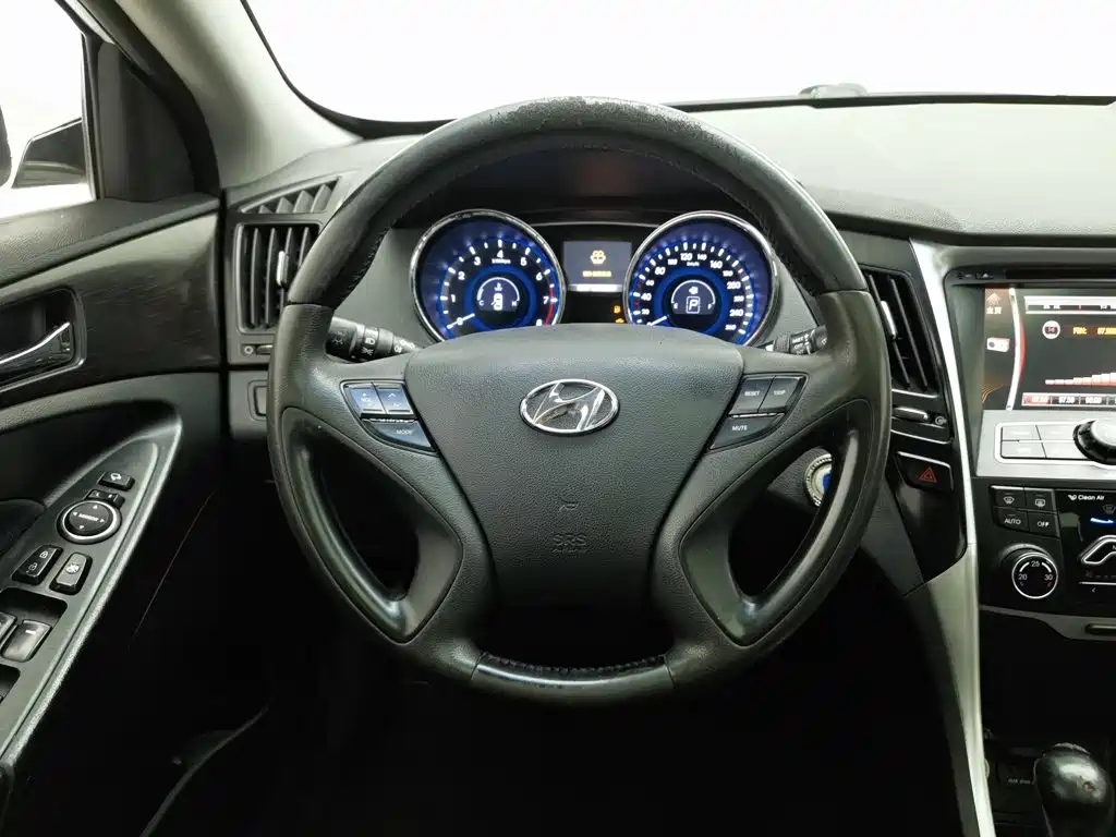 Hyundai Sonata — миниатюра 11