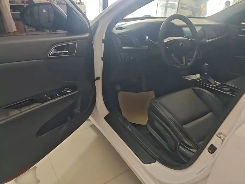 Hyundai Mistra — миниатюра 16