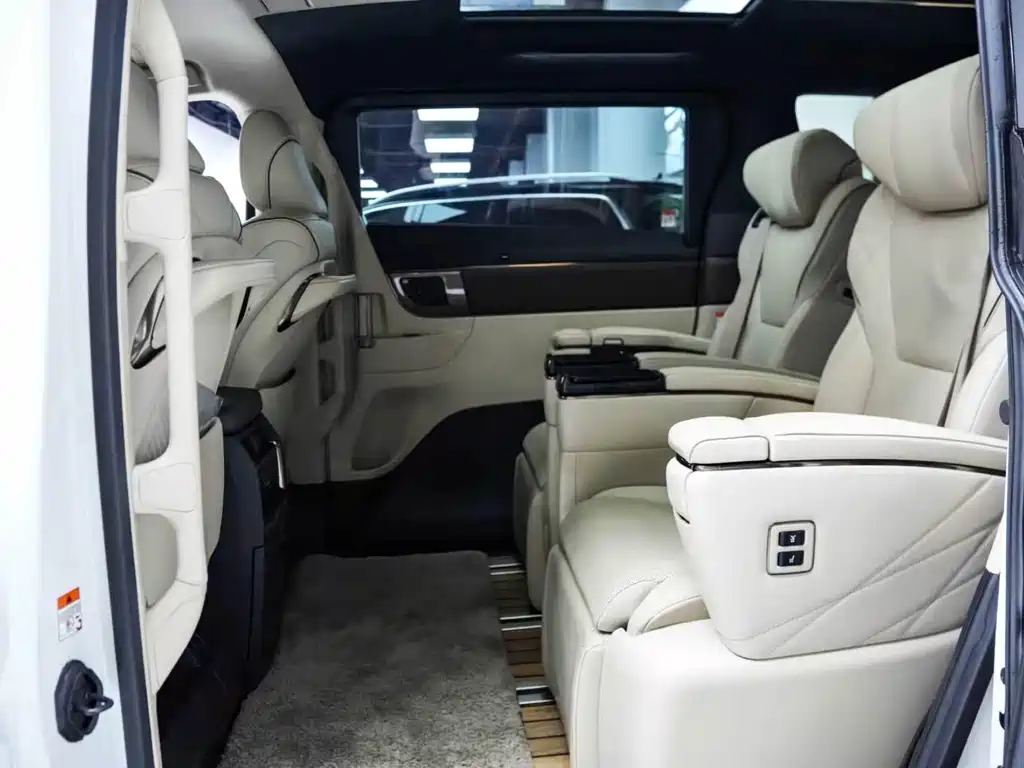 Toyota Alphard 2024 2.5L Luxury