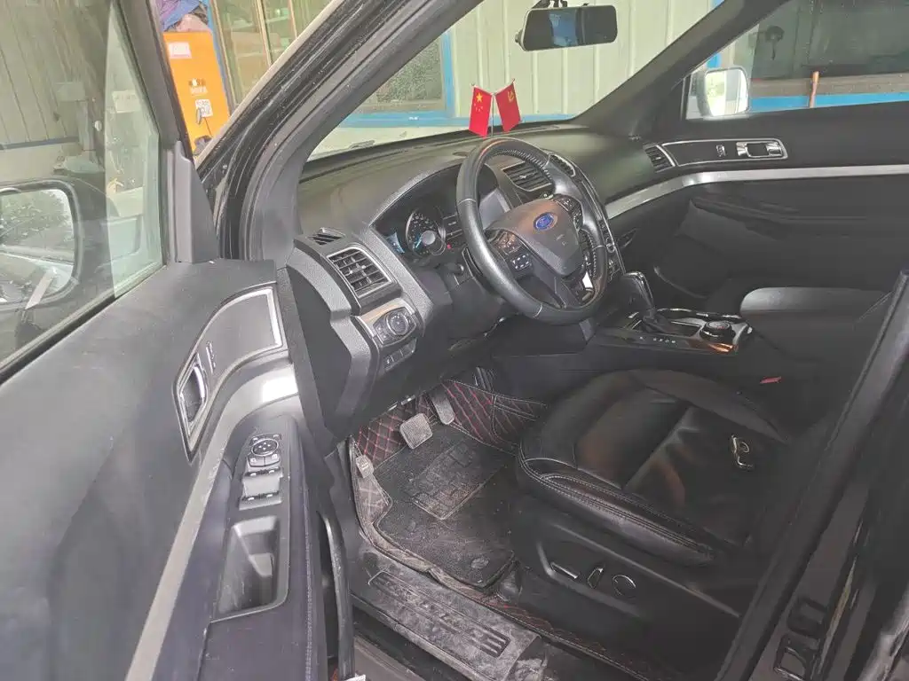 Ford Explorer (Import) — миниатюра 12