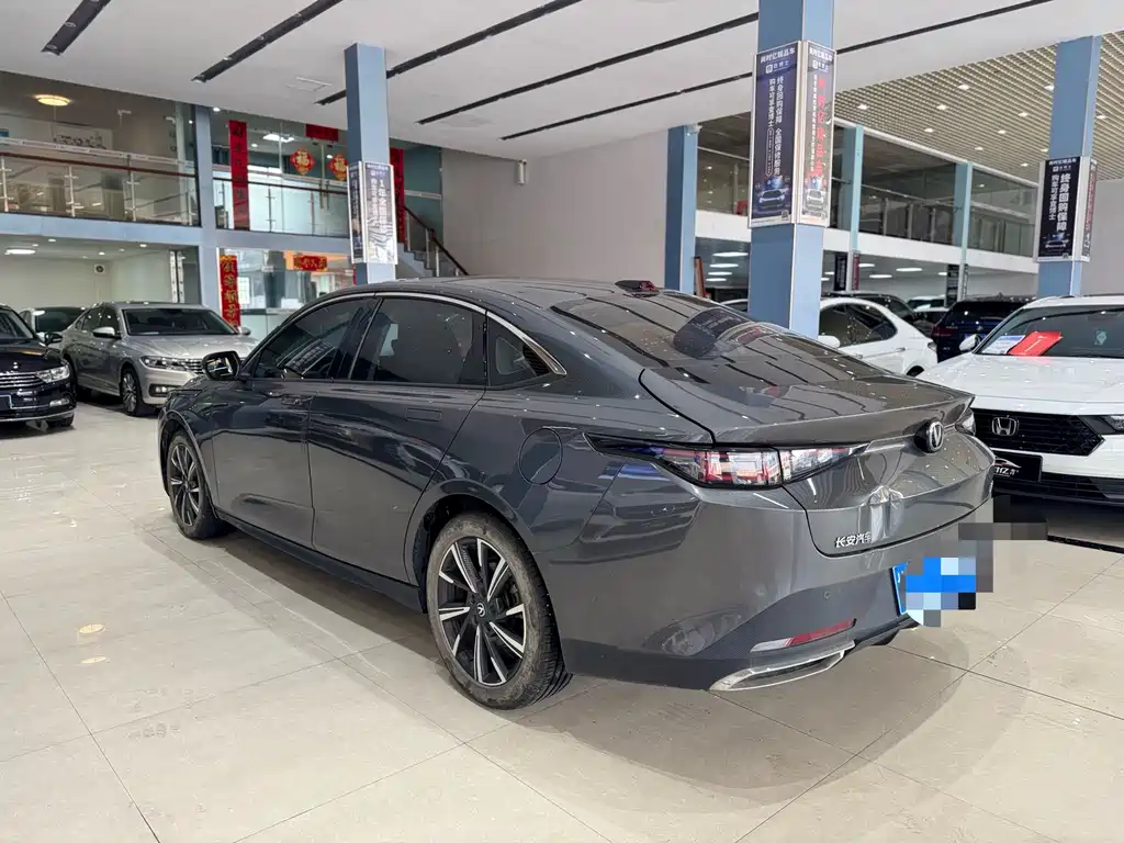 Changan Yida — миниатюра 6