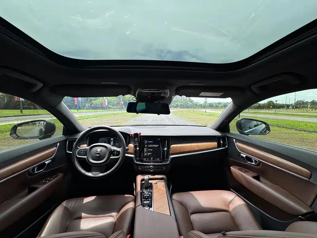 Volvo S90 — миниатюра 5
