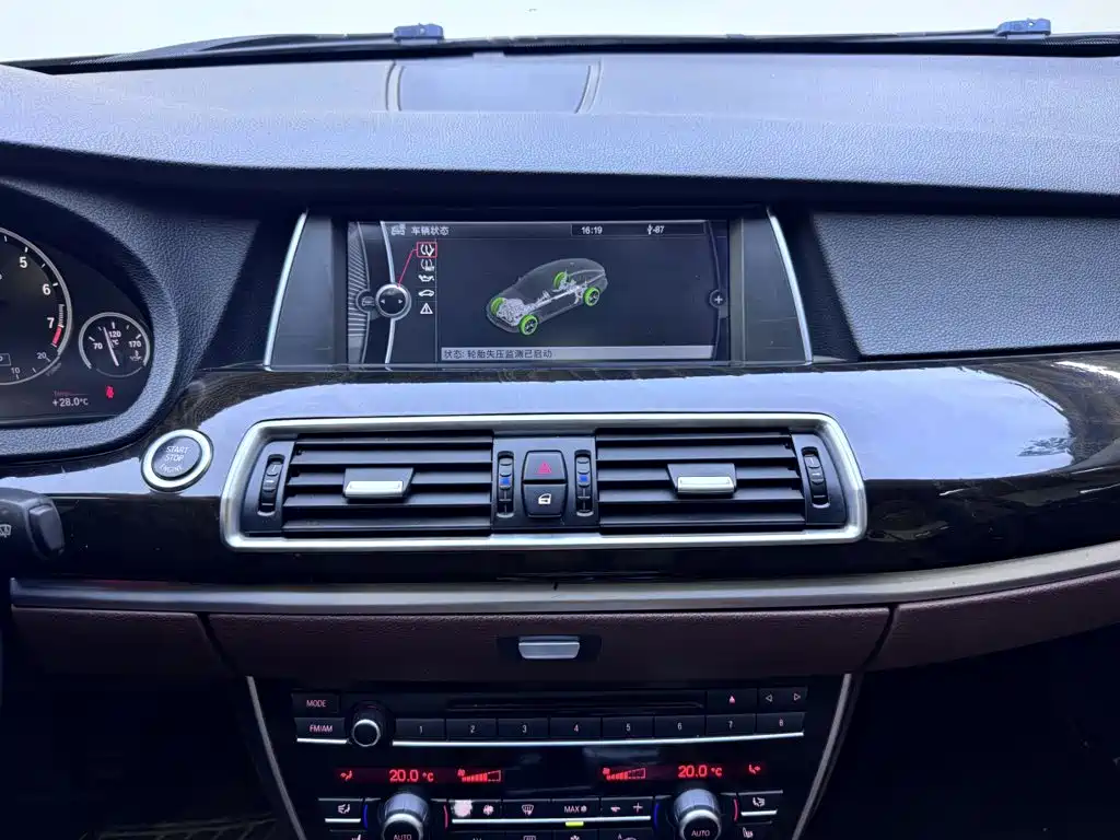 BMW 5 Series GT — миниатюра 14