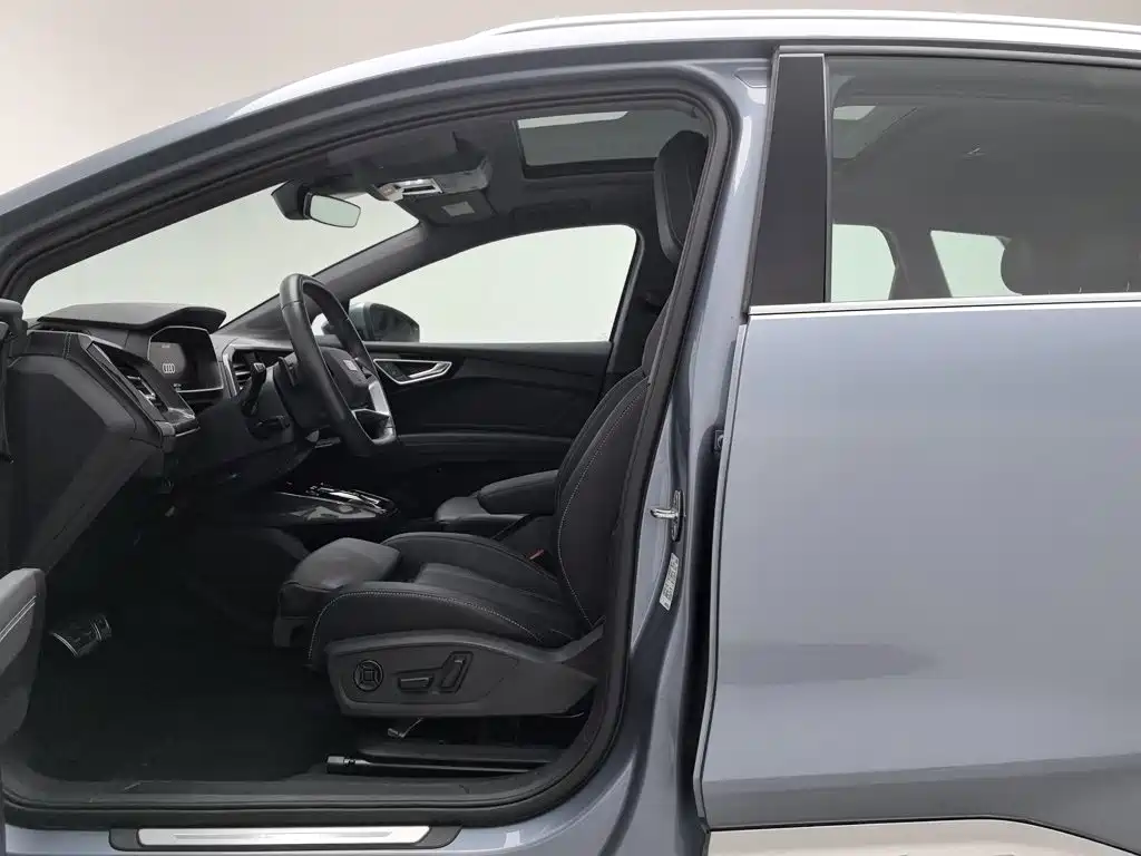 Audi Q4 e-tron — миниатюра 10