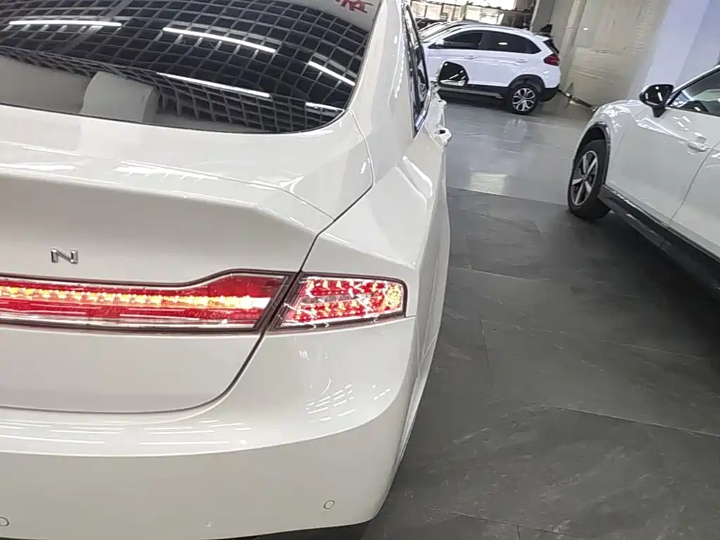 Lincoln MKZ — миниатюра 8