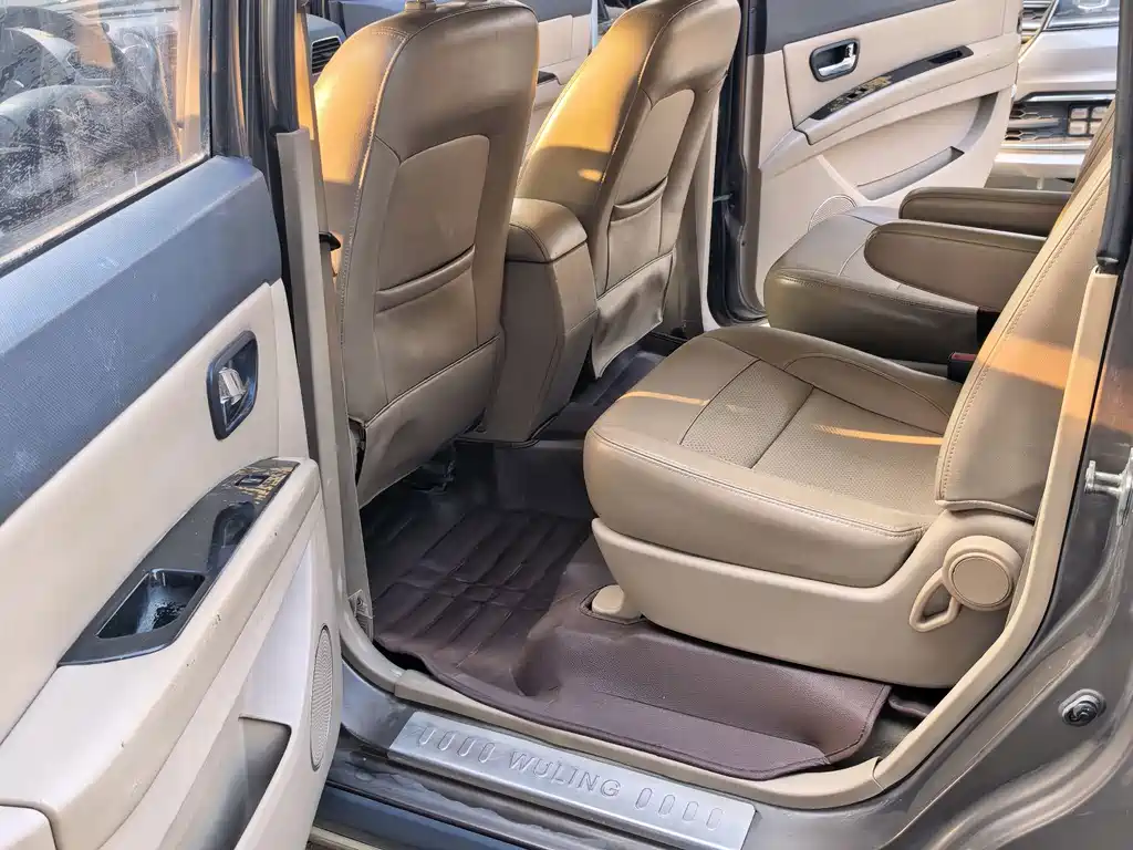 Wuling Hongguang — миниатюра 11