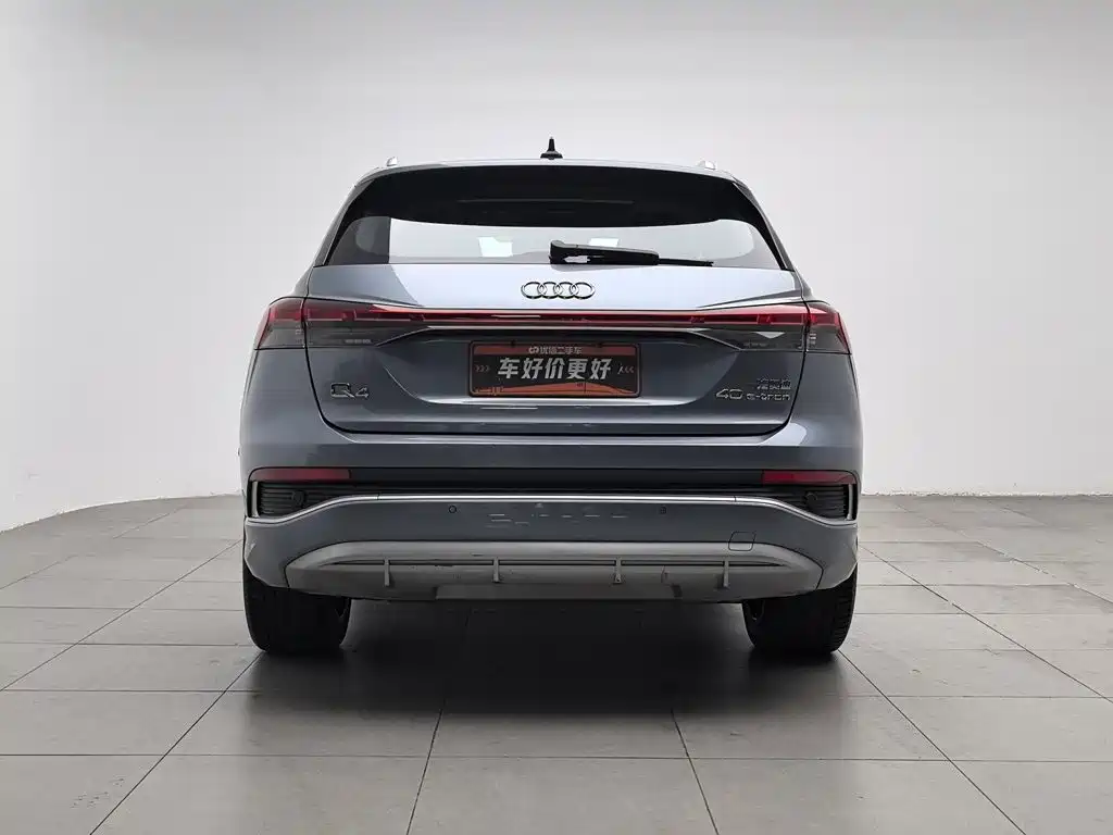 Audi Q4 e-tron — миниатюра 4