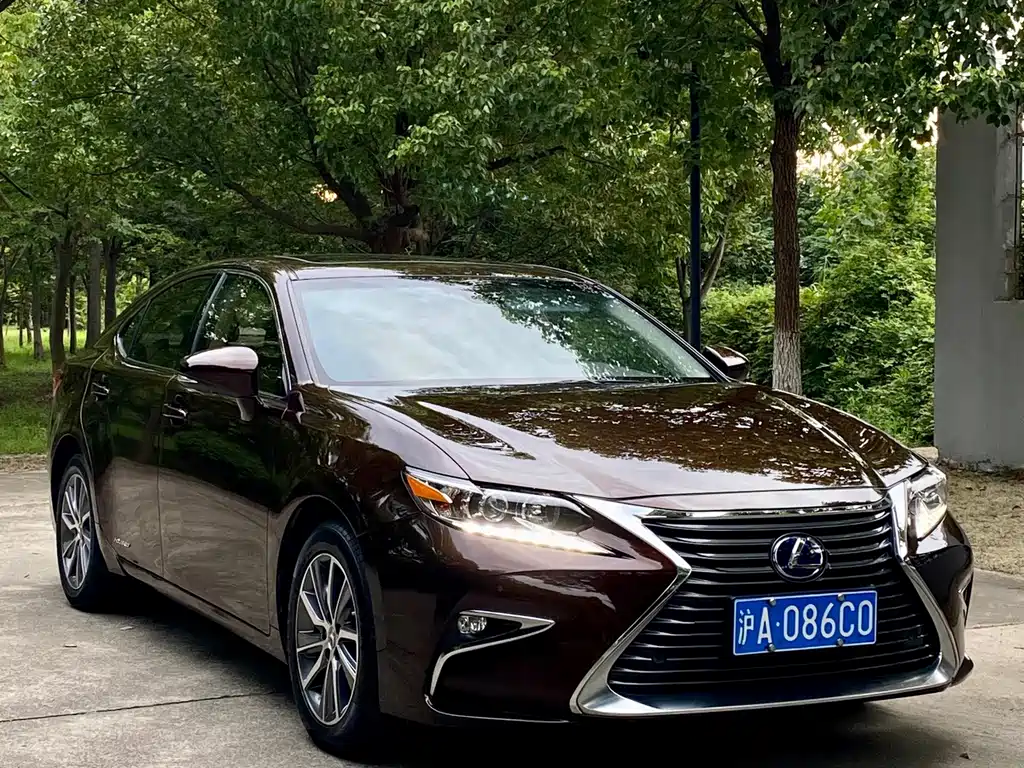 Lexus ES — миниатюра 5